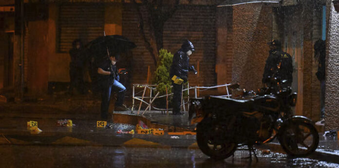 Ataque pandillero en funeraria deja siete muertos en Guatemala