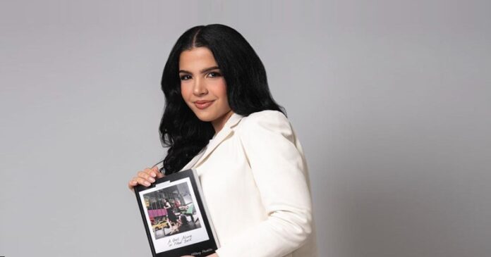 Tiffany Padilla narra experiencia migratoria en libro “Una Chica Sola en New York”