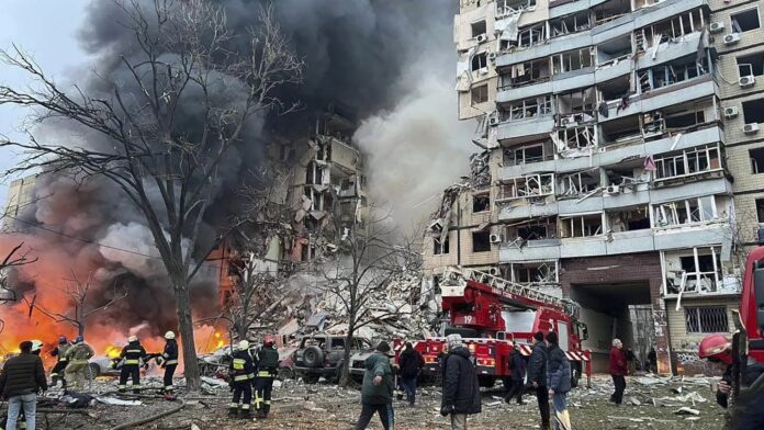 UCRANIA: Al menos 16 muertos y 95 heridos por un ataque ruso