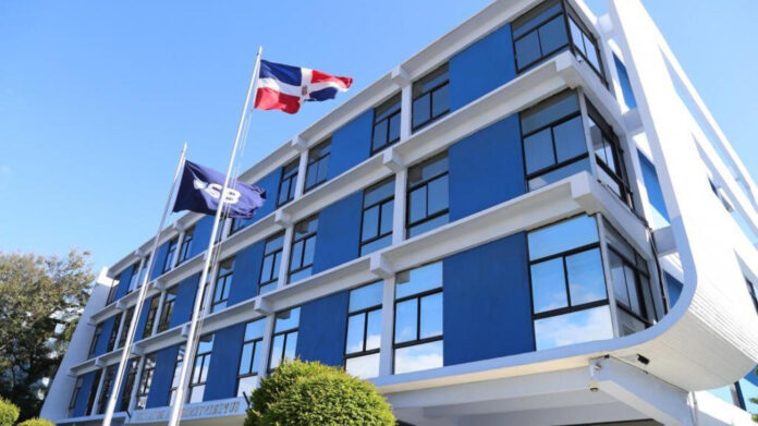 Super Bancos obliga a devolver más de RD$101 millones a clientes