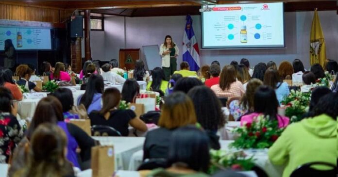 Cosmetología con Propósito desarrolla jornada científica