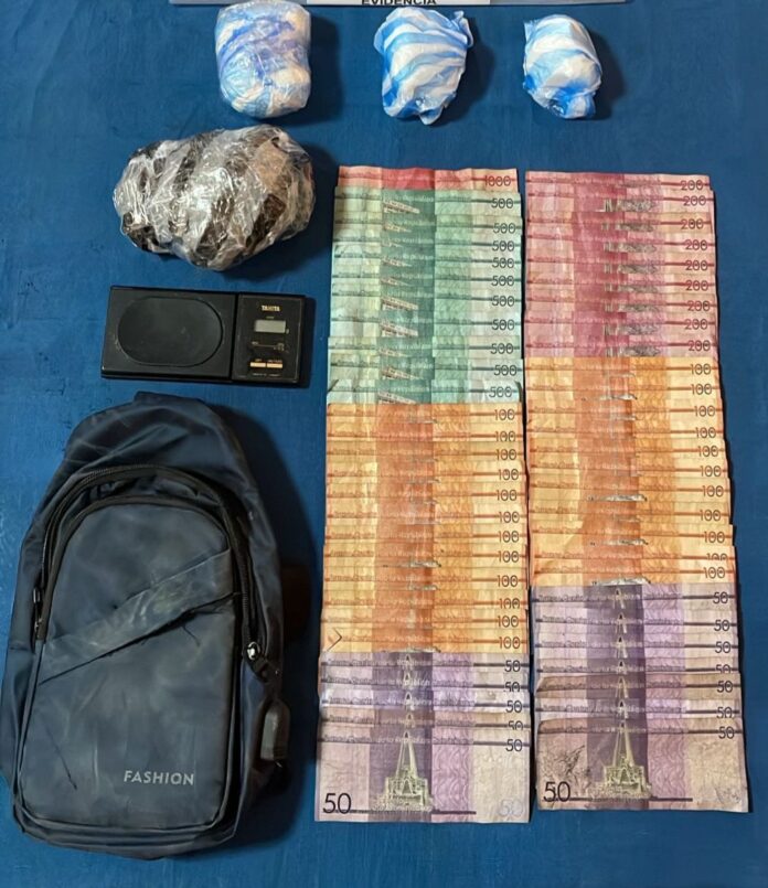 PN y DNCD capturan distribuidor de drogas “El Calvo” y/o “Barrabás”, en SPM