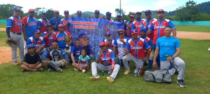 Estrellas de Herrera ganan Torneo Nacional Viejas Glorias 2025 con barrida