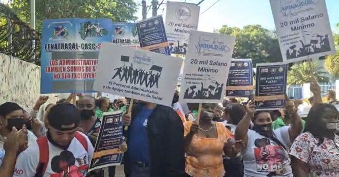 Gremios de salud reactivan lucha por aumento salarial; anuncian campaña nacional