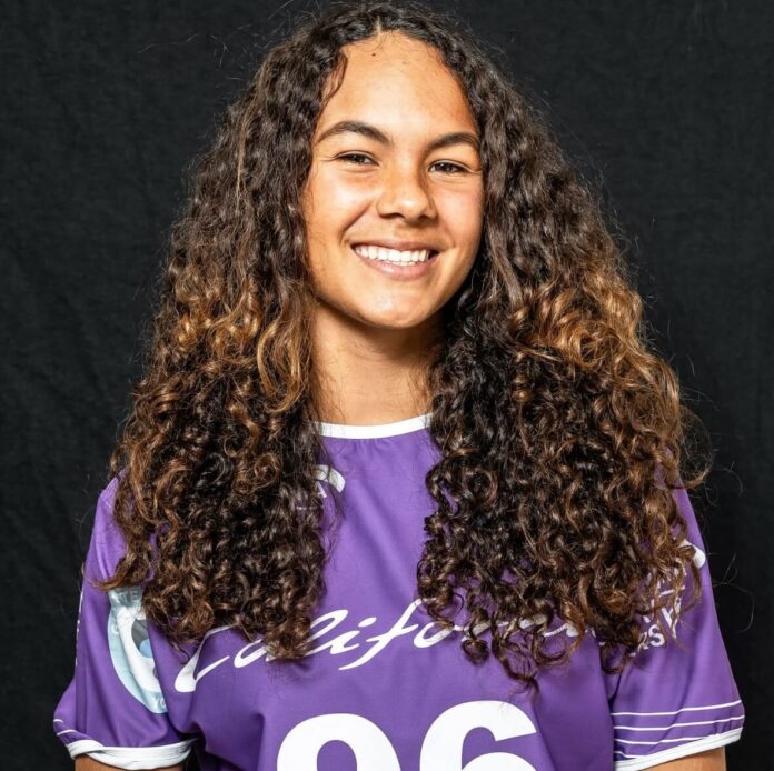 Victoria Bramtot, de 13 años, representa a RD en mundial juvenil de kitesurf en Alemania