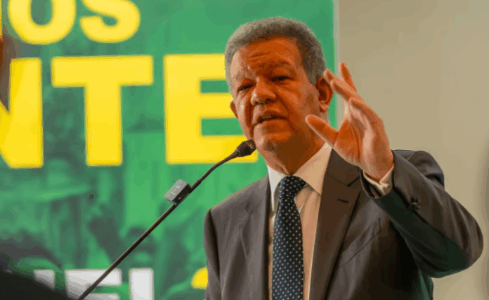 Leonel acusa al PRM de condenar al pueblo a la oscuridad por tandas de apagones