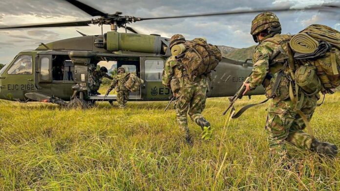Petro Ordena el despliegue 25,000 militares en frontera con Venezuela