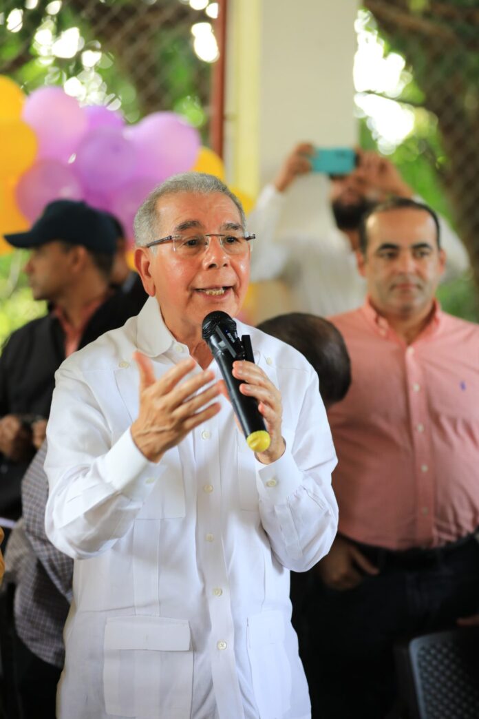 Danilo califica como “criminal” el retroceso del modelo de tanda extendida