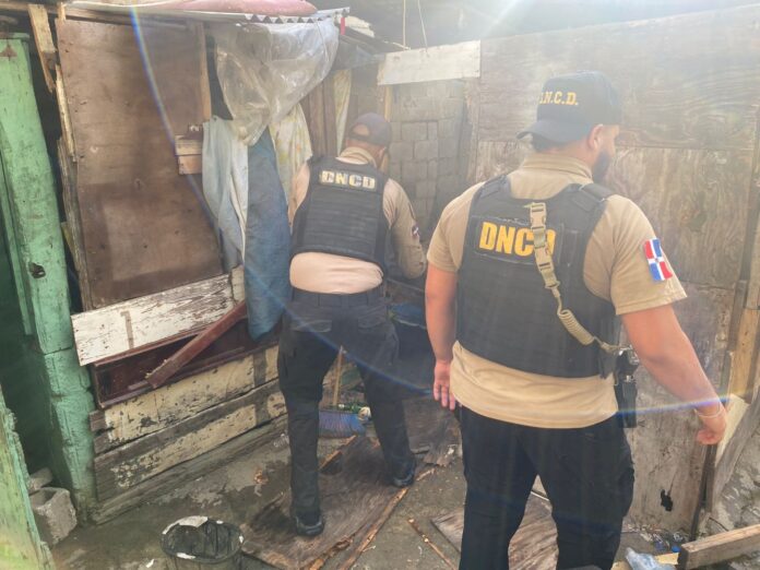 Allanamientos y operativos contra el narcotráfico en Santiago y Sosúa
