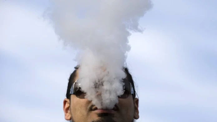 Usar vape duplica el riesgo de disfunción eréctil, según estudios recientes