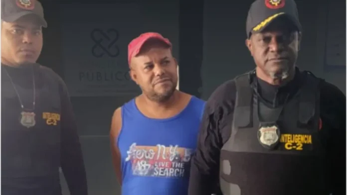 Miembros de la Dirección de inteligencia capturan prófugos por comercio ilícito en Puerto Plata