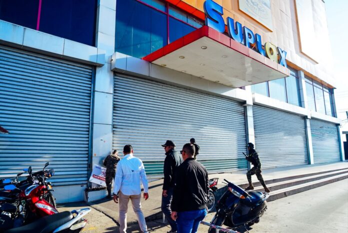 El MIVED pone el freno: Cierre de naves y plazas por riesgo estructural