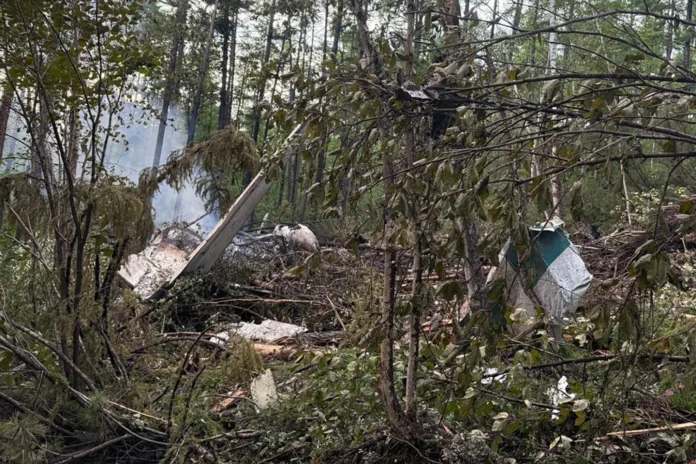 Un avión con cerca de 50 personas se estrella en Rusia y no hay supervivientes