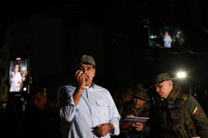 Maduro lanza “ofensiva permanente” ante tensiones con EEUU