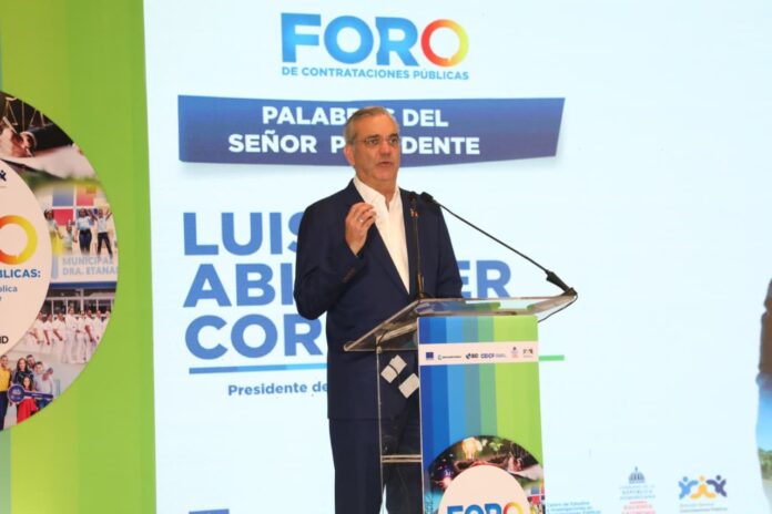 Abinader: “Nueva ley de contrataciones transforma compras del Estado”