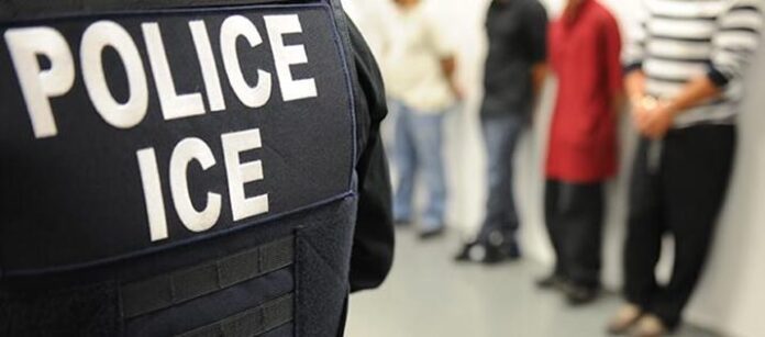 Caos y terror en centro de detención de inmigrantes en Dallas