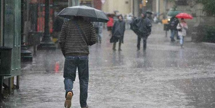 Actividad tropical dispara alertas por lluvias e inundaciones