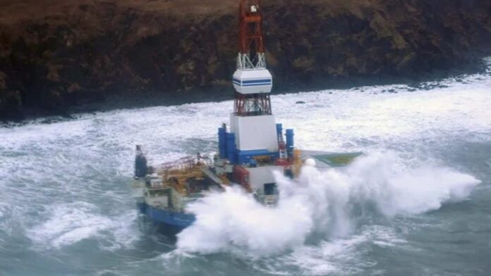 Habitantes costeros de Alaska huyeron a zonas altas tras alerta de tsunami por temblor de 7.3