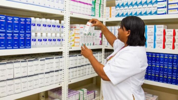 Gobierno se defiende: triplica cobertura a pacientes de Alto Costo; de 2,500 a 7,400