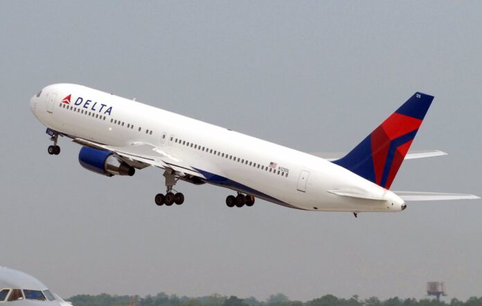 Dos aviones Delta Air Lines chocan en pista de LaGuardia
