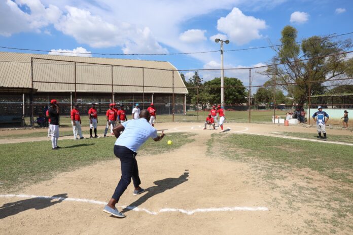 Pueblo Chico y La Matías Ramírez dominan en Intercalles de Softbol San Miguel 2025, dedicado a ‘Jean Claude’