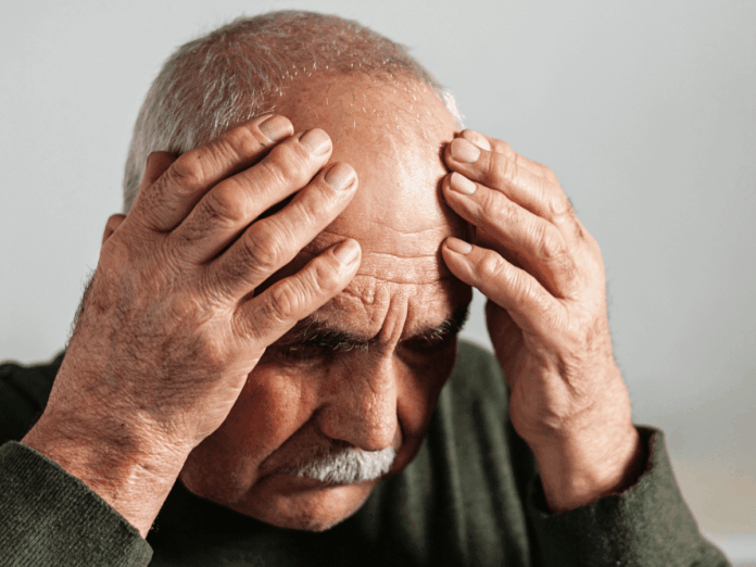 El 94 % de los pacientes con demencia es cuidado en casa