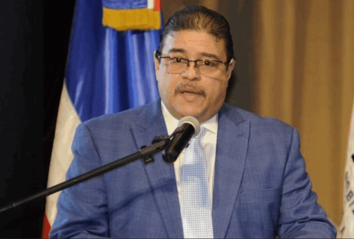 Francisco Camacho da su apoyo las aspiraciones a la Presidencia de Carolina Mejía