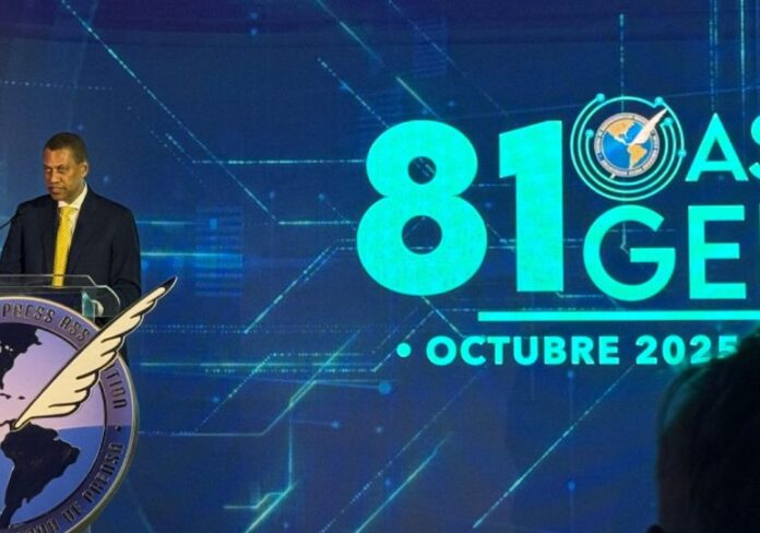 Presidente de INDOTEL alerta sobre “industria de la mentira” usada para chantaje