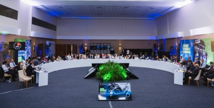 Ministros de Transporte crean red regional para transformar la movilidad
