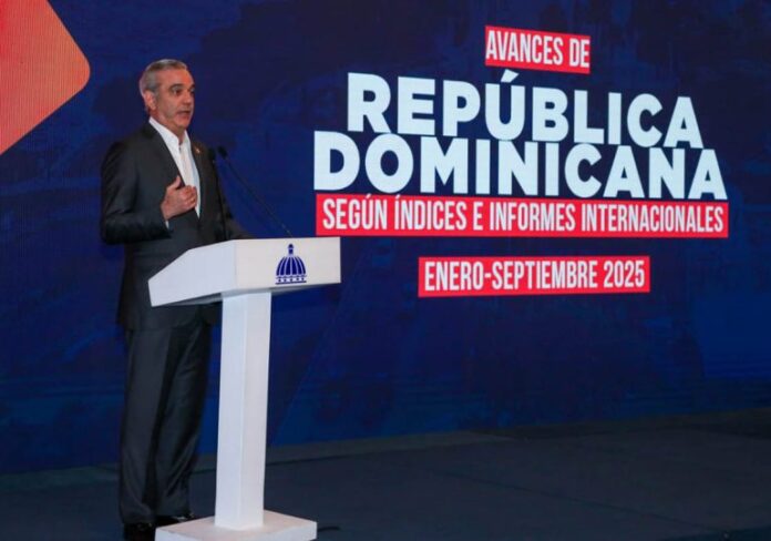 Abinader explica por qué el dólar sigue alto pese a baja de tasas en EE.UU.