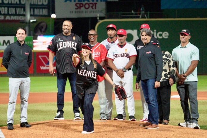 Octavio Dotel, un fiel escogidista, es homenajeado por los Leones