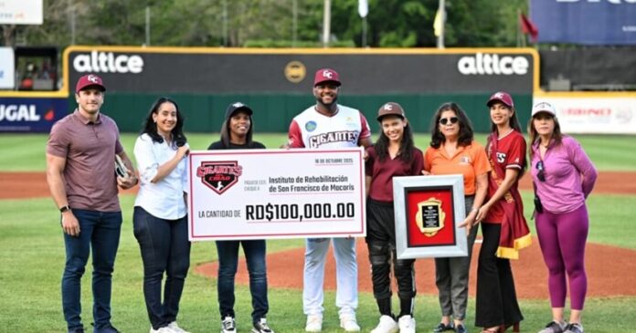Gigantes del Cibao reconocen al Centro de Rehabilitación San Francisco