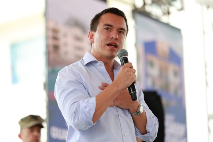 Ecuador decide su rumbo este domingo en una votación cargada de tensión