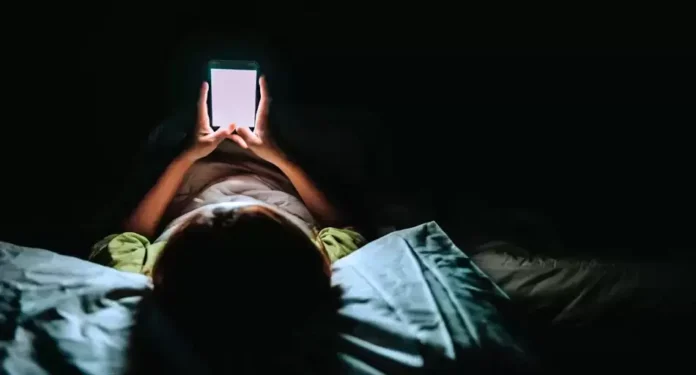 El exceso de tiempo ante las pantallas amenaza la salud cardíaca de los jóvenes