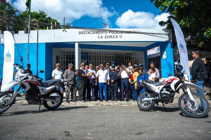 Propeep dona dos motocicletas a Policía Nacional en La Zurza II