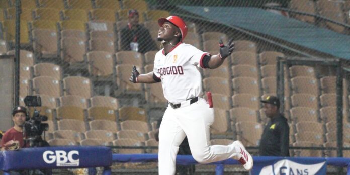 Leones, Toros y Licey celebran victorias en la Lidom