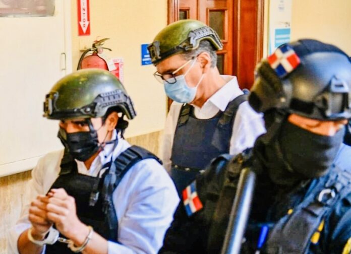 Hazim rompe en llanto al alegar grave enfermedad ante juez