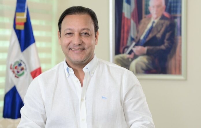 Abel Martínez exige acción urgente del Gobierno por crisis de agua en Santiago