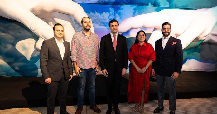 Reconocido artista plástico presenta obra titulada “Miguel Ángel en Vivo: Real   Inmersivo”