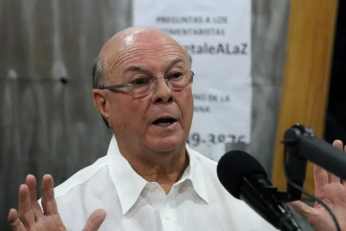 Hipólito va para la calle a buscar votos para Carolina
