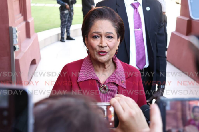 Primera ministra Persad-Bissessar promete ordenar Trinidad y Tobago