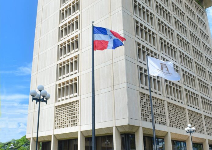 México pierde terreno frente a República Dominicana y China en ingreso