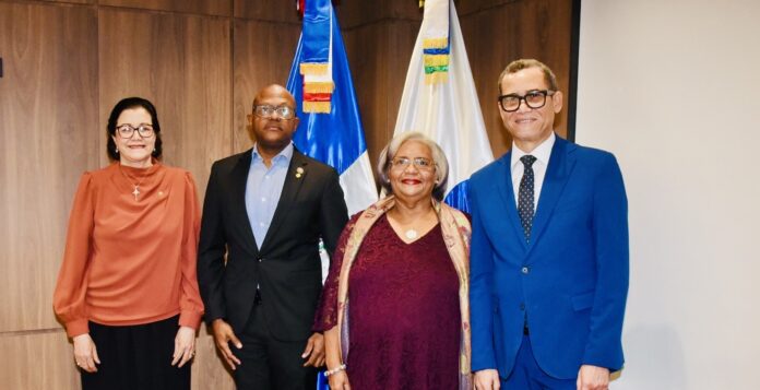 CNSS juramenta representantes del CMD ante el Consejo
