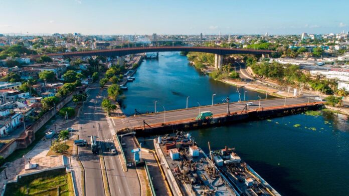 Cierre temporal del Puente Flotante este sábado para dar paso a embarcación