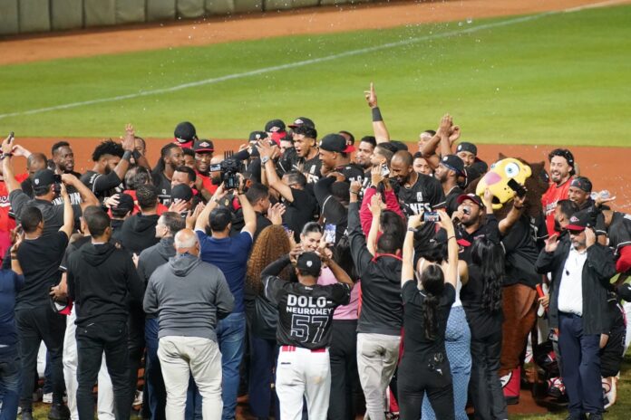 El Escogido clasifica; Toros y Águilas buscan el segundo pase a la final