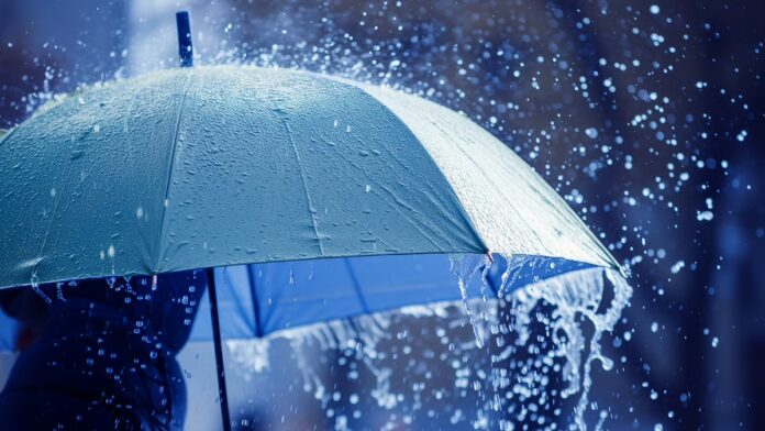 Viento del este trae lluvias dispersas y temperaturas agradables al país