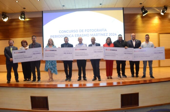 SNTP Santiago y BANFONDESA entregan premios del concurso de fotografía periodística Erasmo Martínez 