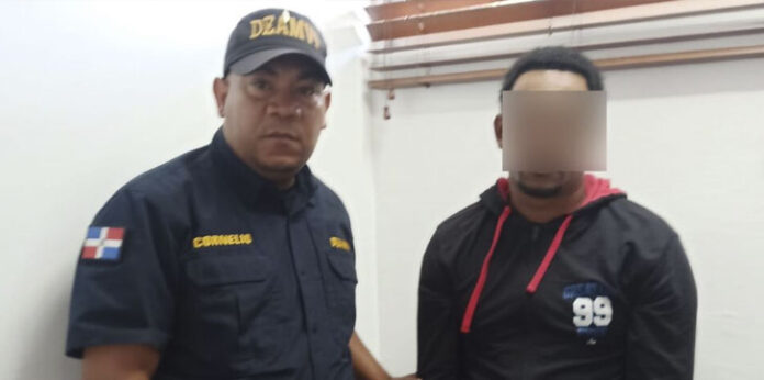 Arrestan a un hombre acusado de disparar y herir a su pareja en La Vega
