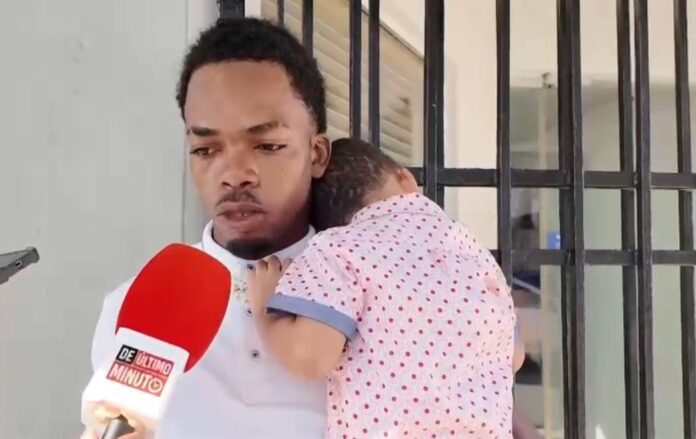 Joven de madre haitiana y padre dominicano solicita ayuda para obtener documentos