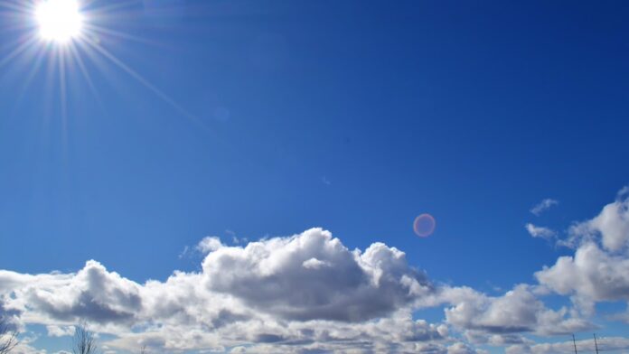 Ambiente soleado y escasas lluvias en RD para este viernes